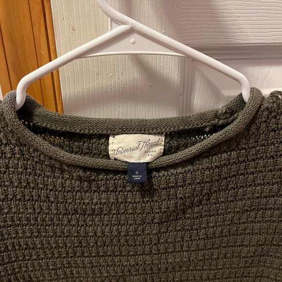Universal Threads Sweater - Picture 2 of 2
